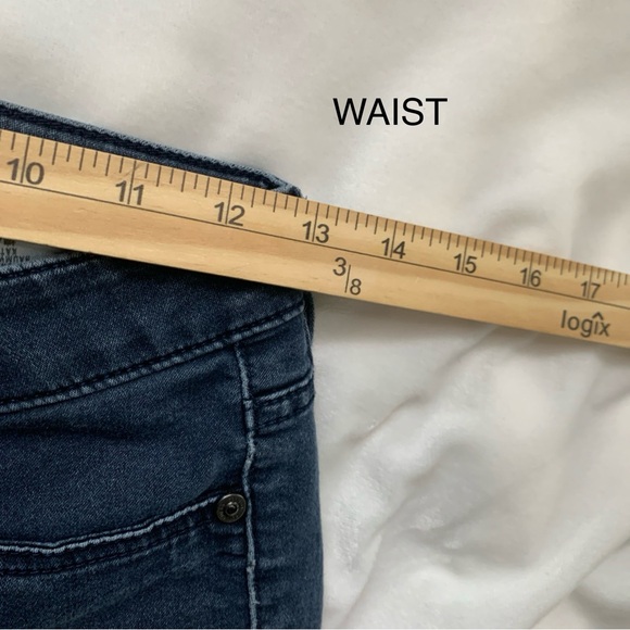 Woman’s VTG Guess Jeggings (25) - Picture 11 of 12